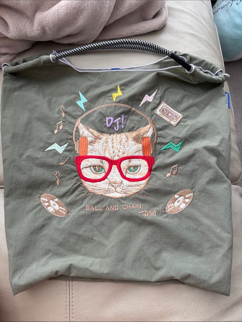 Ball and Chain Pet Cat Drawstring Tote with Green DJ Cat Design by